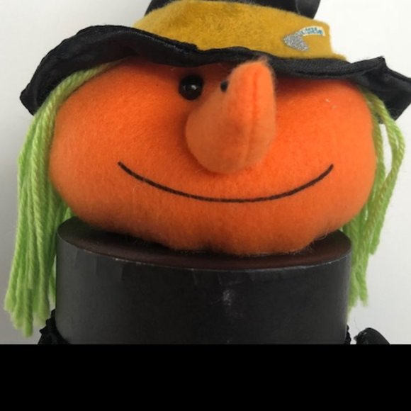 HERSHEY'S KISS HALLOWEEN WITCH CANDY DISPENSER - Picture 8 of 15